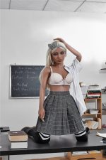 Irontech | Victoria - 4ft11 (150cm) B-Cup Teen Sex Doll - Bilde 3